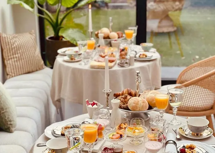 The Burgundy - Boutique B&B
